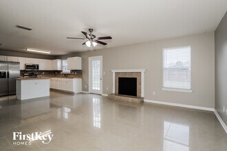 1240 Loquat Ct in Green Cove Springs, FL - Foto de edificio - Building Photo