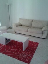 19501 E Country Club Dr, Unit 9-104 in Miami, FL - Building Photo - Building Photo