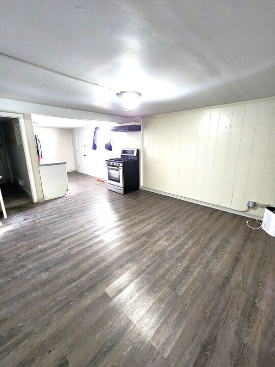 653 S 69th St in Milwaukee, WI - Building Photo