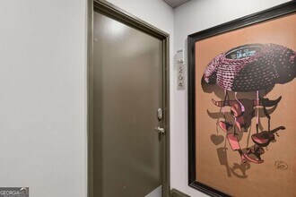 3645 Peachtree Rd NE, Unit 204 in Atlanta, GA - Foto de edificio - Building Photo