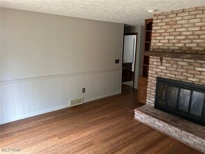 5071 Echoglenn St NW in North Canton, OH - Building Photo - Building Photo