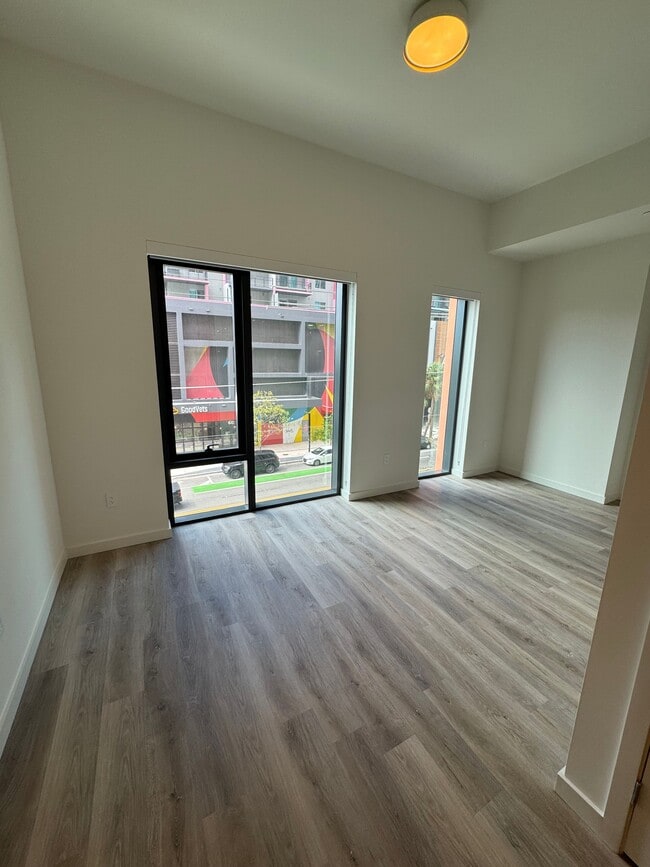 52 NW 32nd St, Unit A1 in Miami, FL - Building Photo - Building Photo