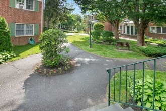 580 Bedford Rd in Pleasantville, NY - Building Photo - Building Photo