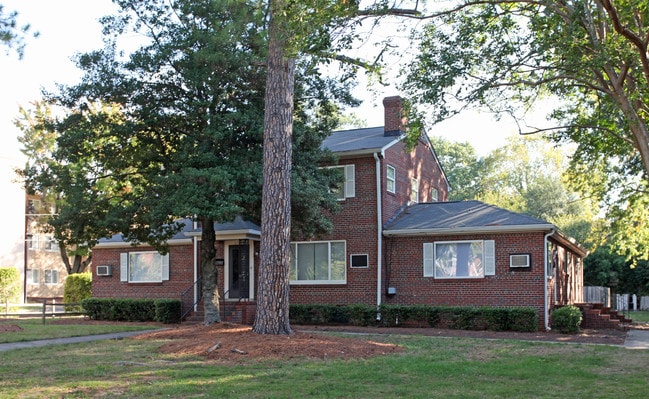 The Charlottesville Apartments in Richmond, VA - Building Photo - Building Photo