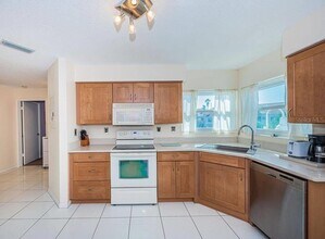 6151 Bahia Del Mar Blvd S in St. Petersburg, FL - Building Photo - Building Photo