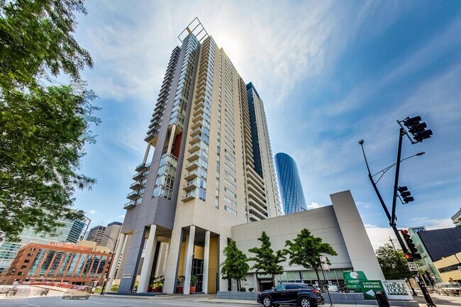 property at 737 W Washington Blvd
