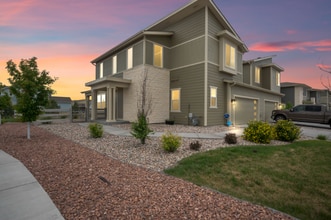 1711 Peak Pr Ln in Monument, CO - Foto de edificio - Building Photo
