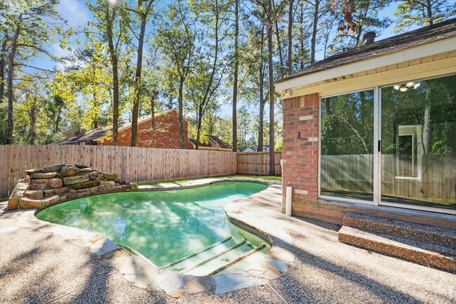property at 107 N Rushwing Cir