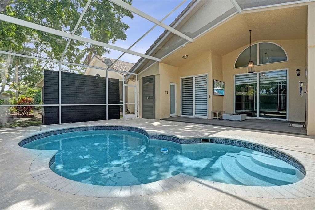 5056 NW 95th Dr in Coral Springs, FL - Building Photo