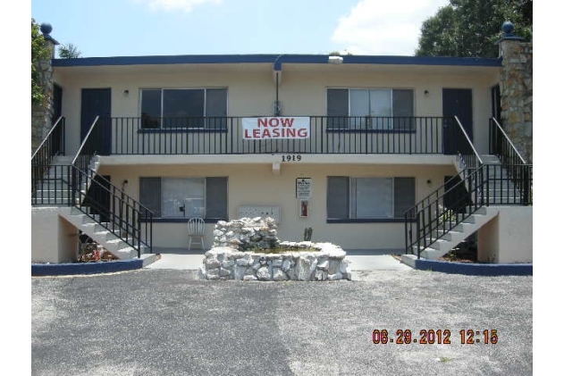 Lillie Steet Apartments in Ft. Myers, FL - Foto de edificio