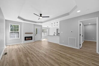 8635 Kingman Ct in Oak Grove, KY - Building Photo - Building Photo