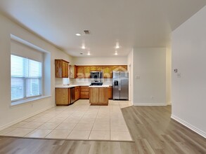 10608 Cloisters Dr in Fort Worth, TX - Building Photo - Building Photo