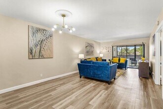 10110 Cedar Point Blvd in Boynton Beach, FL - Foto de edificio - Building Photo