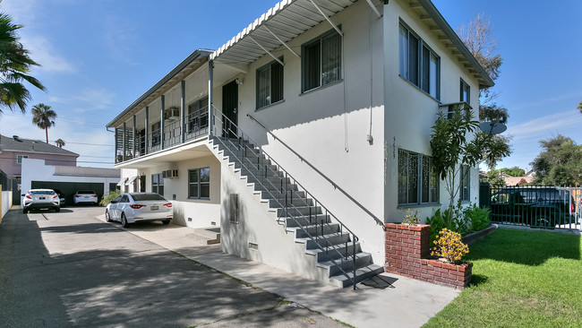 5629 Riverton Ave in North Hollywood, CA - Building Photo - Building Photo