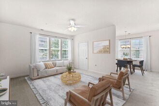 42470 Pennyroyal Sq in Brambleton, VA - Building Photo - Building Photo