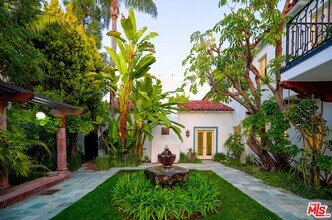 515 N Palm Dr in Beverly Hills, CA - Building Photo - Building Photo
