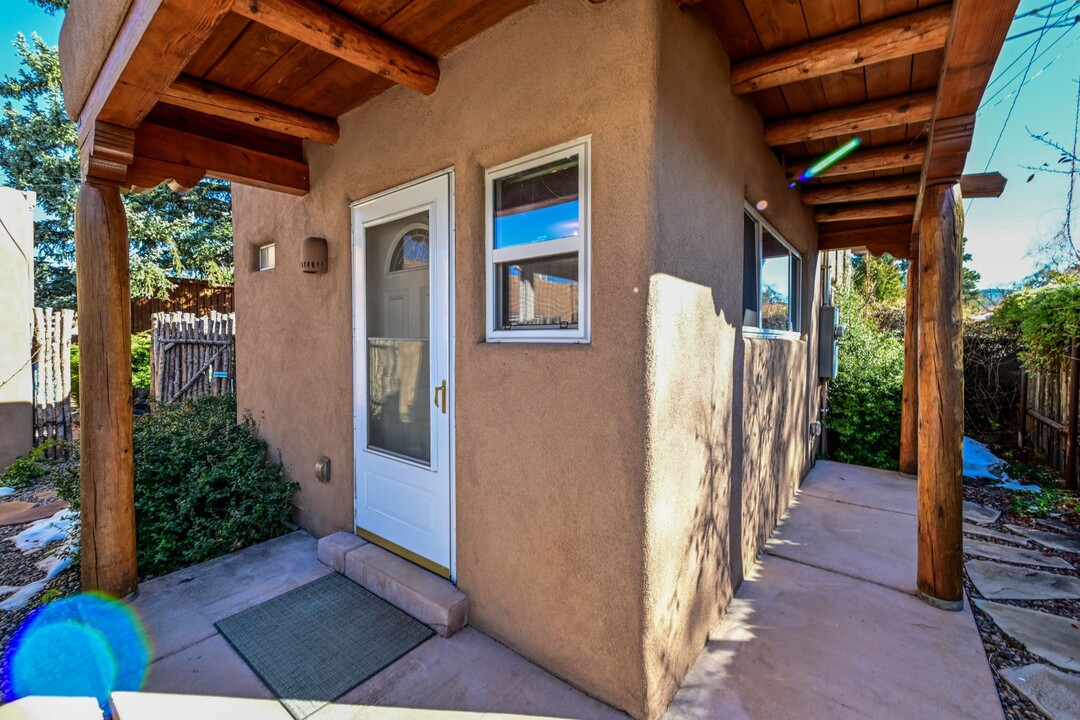 1223 Escalante St in Santa Fe, NM - Building Photo