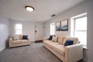 1901 Neville Dr, Unit 2 in Louisville, KY - Building Photo