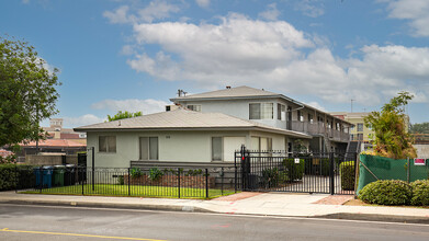 111 S Chapel Ave in Alhambra, CA - Building Photo - Building Photo