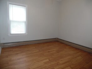 1226 N Main St-Unit -1 in Fall River, MA - Building Photo - Building Photo