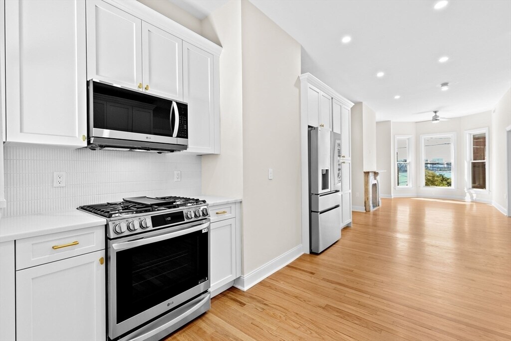178 Webster St in Boston, MA - Building Photo