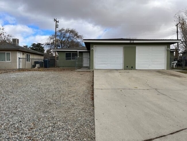 property at 812 Aspen Dr