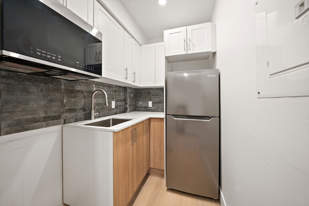 1600 Alexandre-DeSève in Montréal, QC - Building Photo