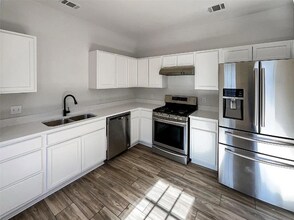 1610 Cottonwood Ct in Round Rock, TX - Building Photo - Building Photo