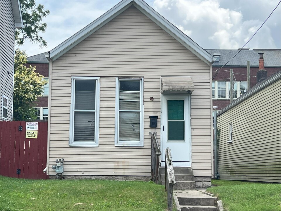 1323 S 26th St in Louisville, KY - Building Photo