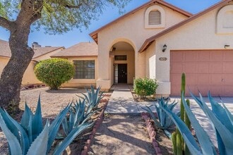 2691 W Camino Llano in Tucson, AZ - Building Photo - Building Photo
