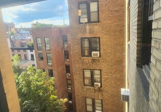 95 Christopher St in New York, NY - Building Photo - Building Photo