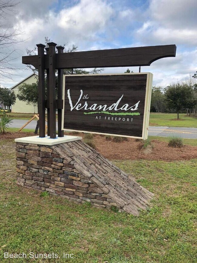 182 N Sand Palm Rd in Freeport, FL - Building Photo - Building Photo