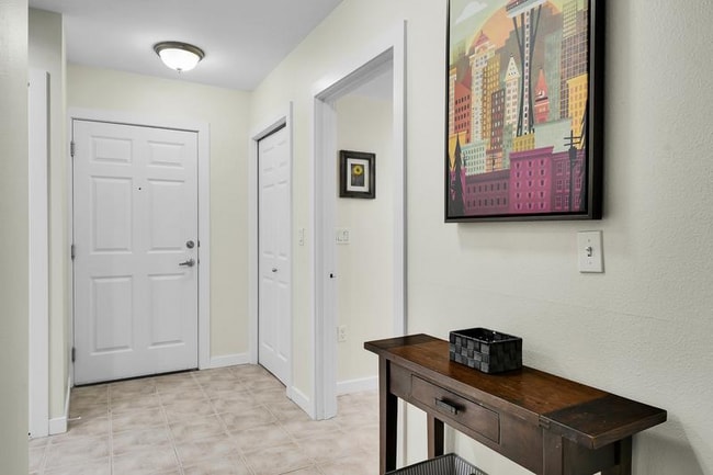 4847 California Ave SW, Unit #205 in Seattle, WA - Building Photo - Building Photo