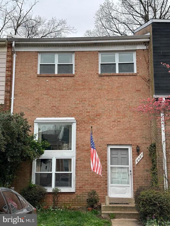 property at 8467 Ivy Glen Ct