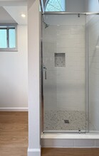 1391 E Hillcrest Dr in Thousand Oaks, CA - Building Photo - Building Photo