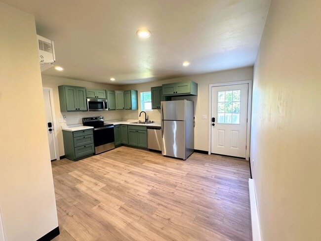 1201-1203-1203 S Atrium Ct