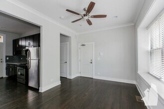 1952 W Nelson St, Unit 3W in Chicago, IL - Building Photo - Building Photo