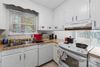 10702 Blue Heron Dr in Charlotte, NC - Building Photo - Building Photo