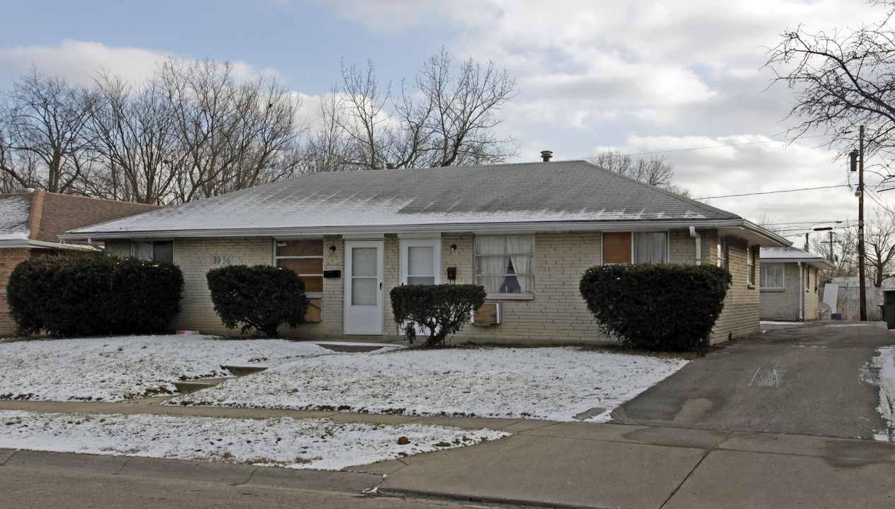 3936 Lori Sue Ave in Dayton, OH - Foto de edificio