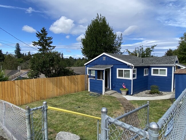 2120 15th St in Bremerton, WA - Foto de edificio - Building Photo