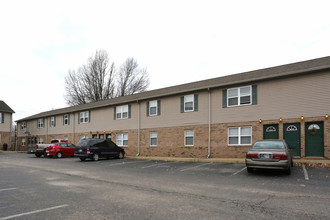 Jefferson Square Apartments in Evansville, IN - Building Photo - Building Photo