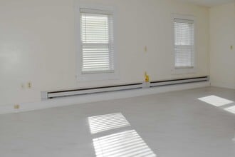 43 John St, Unit 2 in Pittsfield, MA - Building Photo - Building Photo