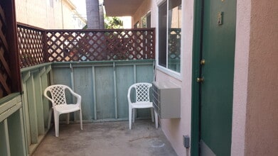 12737 Pacific Ave in Los Angeles, CA - Building Photo - Building Photo