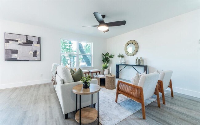 6103 Wing Feather Dr in Austin, TX - Building Photo - Building Photo