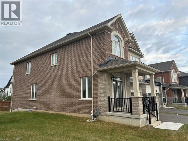 7 Routley St in Kitchener, ON - Building Photo - Building Photo