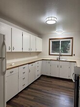 4005 NE Kedros Dr in Poulsbo, WA - Building Photo - Building Photo