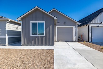 1908 Enterprise St in Mountain Home, ID - Building Photo - Building Photo