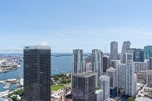 601 NE 1st Ave in Miami, FL - Building Photo