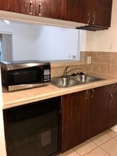 1701 Village Blvd in West Palm Beach, FL - Building Photo - Building Photo