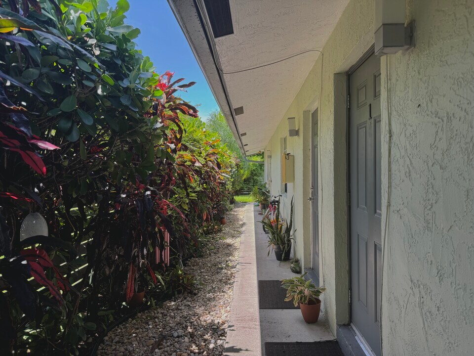 1114 SW 2nd Ct, Unit 3 in Fort Lauderdale, FL - Building Photo